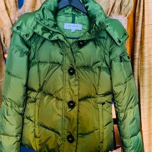 Andrew Marc puffer with Fox trim hoof